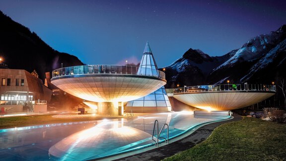 sujet-abend-aqua-dome-tirol-therme-laengenfeld - AQUA DOME - Längenfeld