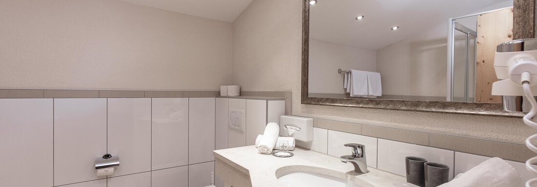 Badezimmer_TypLandhaus - Appartements Panorama - Längenfeld
